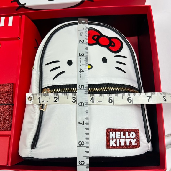 Hello Kitty 3 Piece Gift Set Mini Backpack ID Card And Keychain - Picture 2 of 7